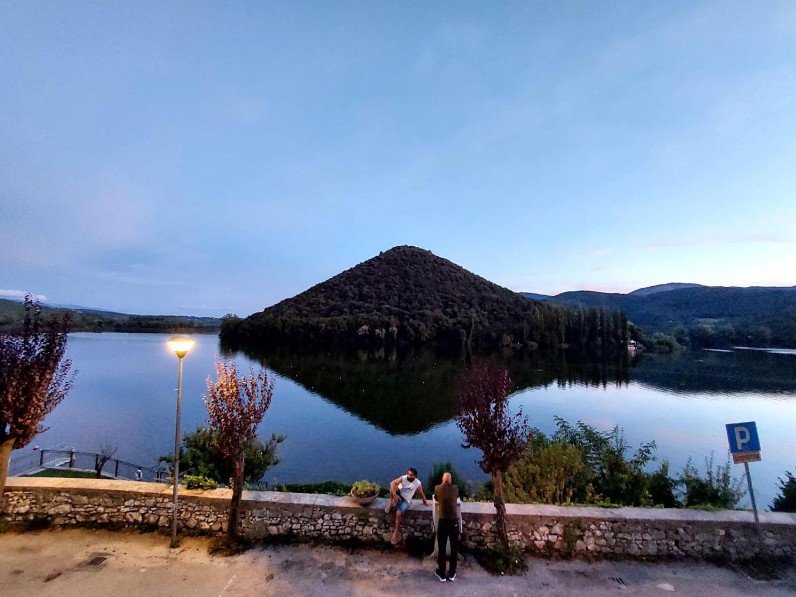 Le Finestre Sul Lago Piediluco Eksteriør billede